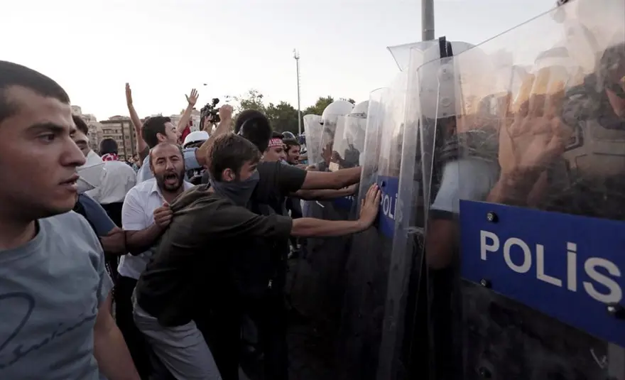 Taksim'de gerginlik 84