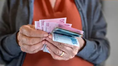 Memur ve emekli maaş farkı ödemeleri 2025: Zamlı maaş farkları ne zaman yatacak? 1969 TL en düşük emekli maaşı zam farkı ne zaman ödenecek?