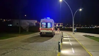 Denize düşen arkadaşını kurtarmak isterken boğuldu