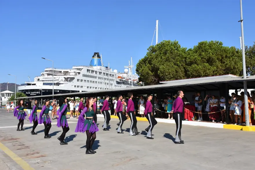 21 ay sonra sezonun ilk kruvaziyer gemisi: 'Blue Sapphire' Marmaris'te 5