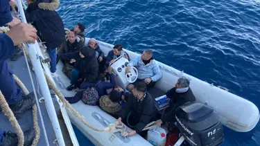 İzmir açıklarında 92 düzensiz göçmen yakalandı