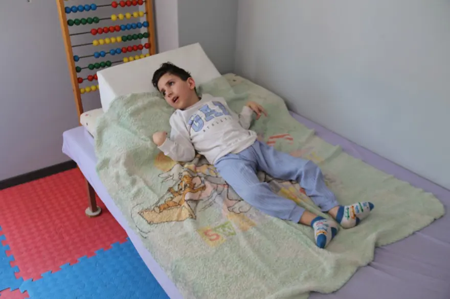 "SİVRİSİNEK ISIRDI, O GÜNDEN BERİ BU HALDE " 2