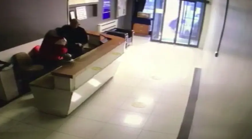 İstanbul'da iş hanına uzun namlulu silahla baskın 1
