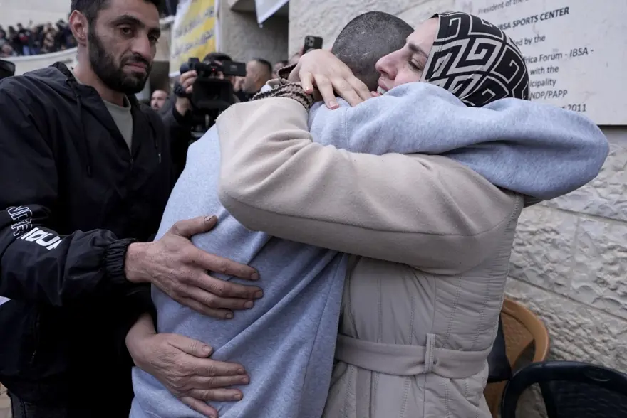 16 ESİR GAZZE'YE ULAŞTI 7