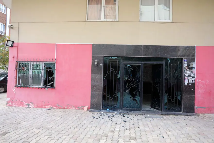 Tartıştığı bina yöneticisinin odasına el yapımı patlayıcı attı 