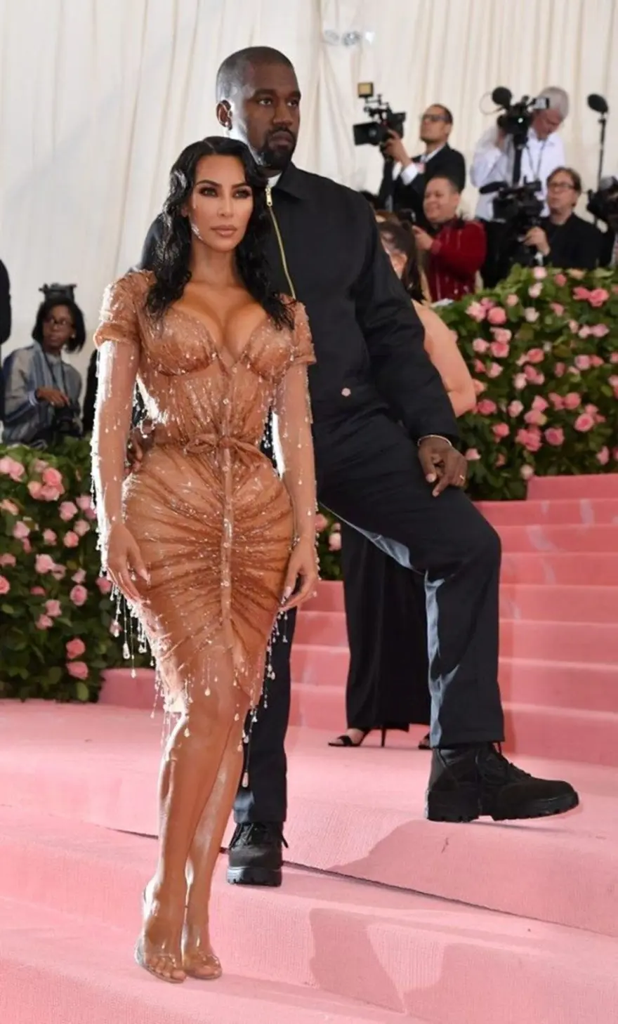 Kanye West, Kim Kardashian'ın resmen bekar ilan edilme talebine karşı çıktı 2
