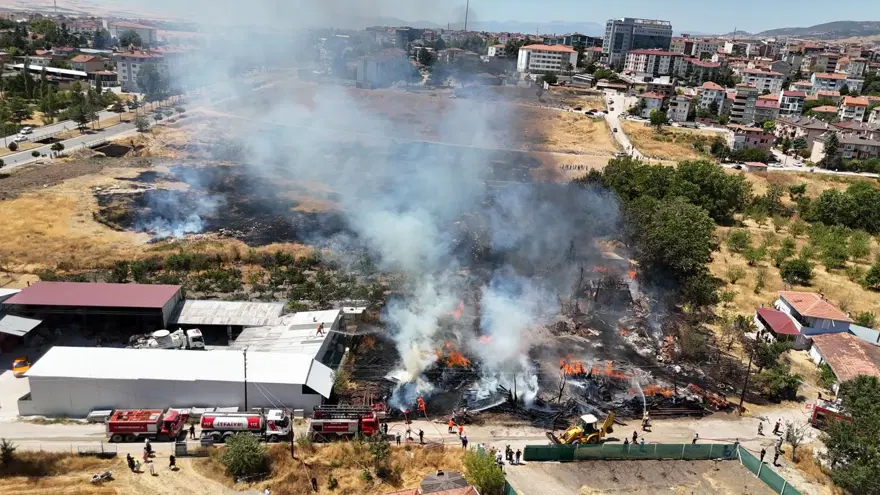 Amasya'da kereste deposunda yangın 2