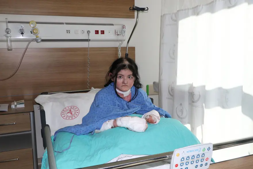 20 yıldır parmaklarını kullanamıyordu: Amerikalı Arias Türkiye'de şifa buldu 4