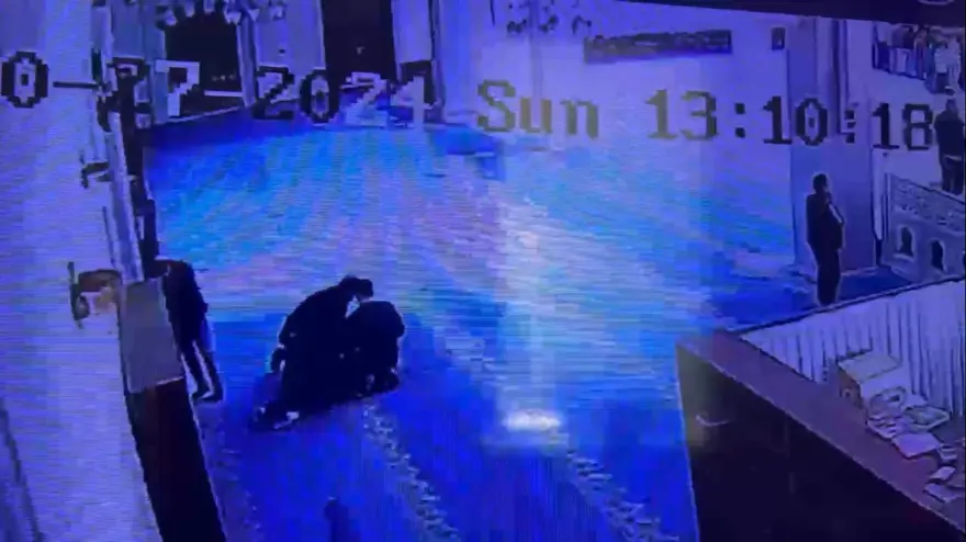 NAMAZ KILIYORMUŞ GİBİ YAPIP, ÇALDI 3