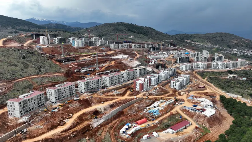 İL MERKEZİNDE KENTSEL DÖNÜŞÜM 5 İL MERKEZİNDE KENTSEL DÖNÜŞÜM 5