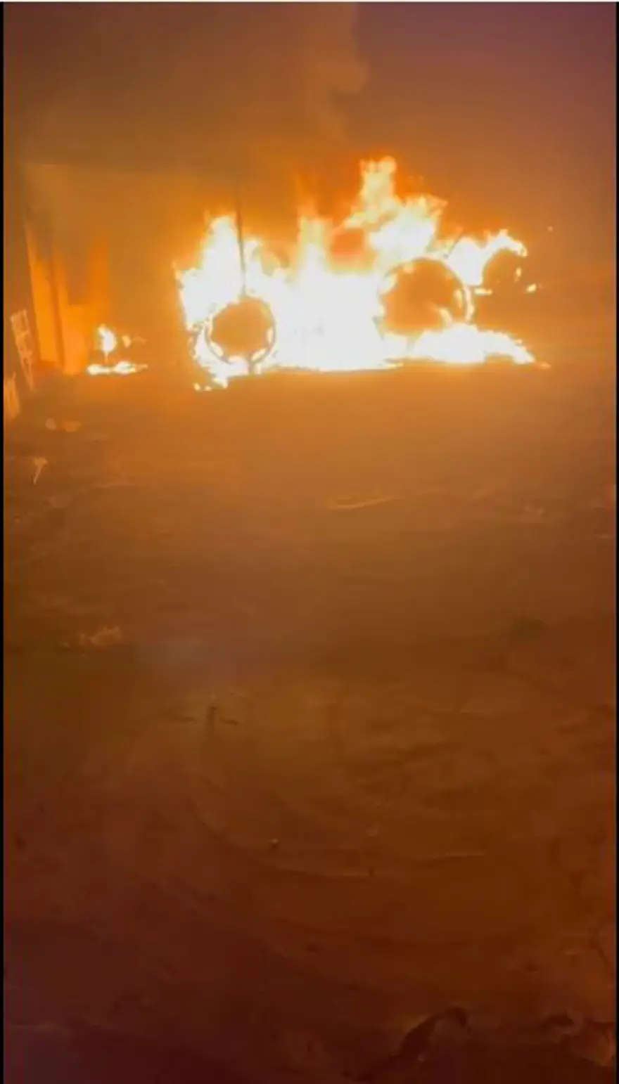 Mardin'de traktör ve trafoları ateşe verdiler 