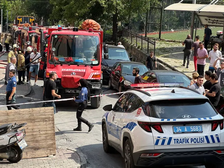 Şişli’de plazada yangın paniği 2 Şişli’de plazada yangın paniği 2