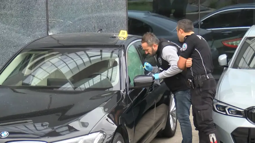 Oto galeriye uzun namlulu silahlarla saldırı 1