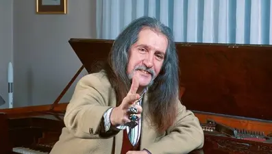 Bugün Barış Manço'nun 82. yaş günü