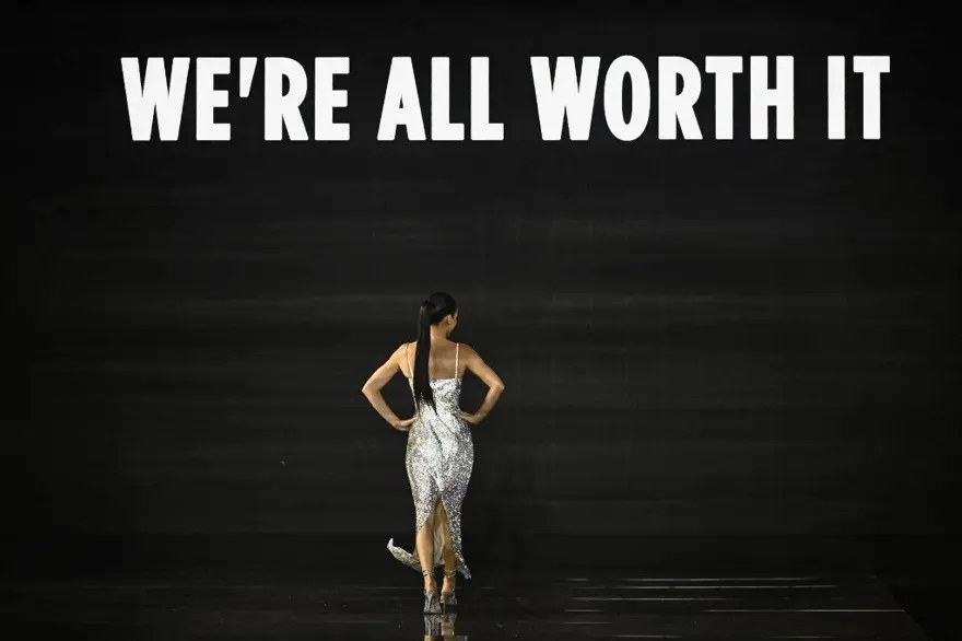 Sinema yıldızları Paris Moda Haftası'nda podyum yıldızı oldu 12