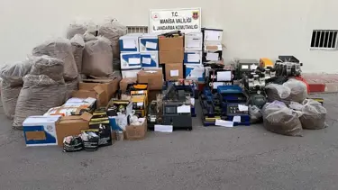 Manisa'da kaçak sigara üretimine suçüstü: 5 gözaltı