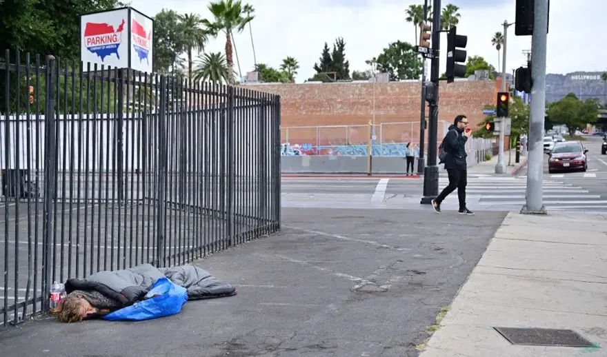 Los Angeles'ta 40 bin evsiz otellere yerleştirilecek 5