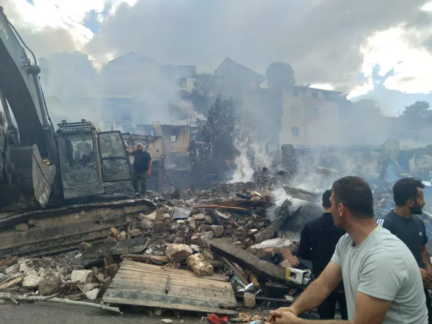 Erzurum'da yangın | 10 ev küle döndü 