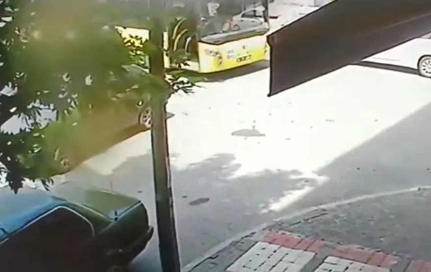 İETT otobüsünü kaçırıp geziye çıktı 2
