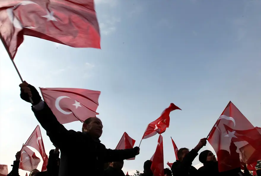 Van, Hakkari ve Bingöl'de terör saldırıları protesto edildi 5