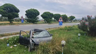 Otomobil tarım aracına çarptı: 2 ölü, 5 yaralı