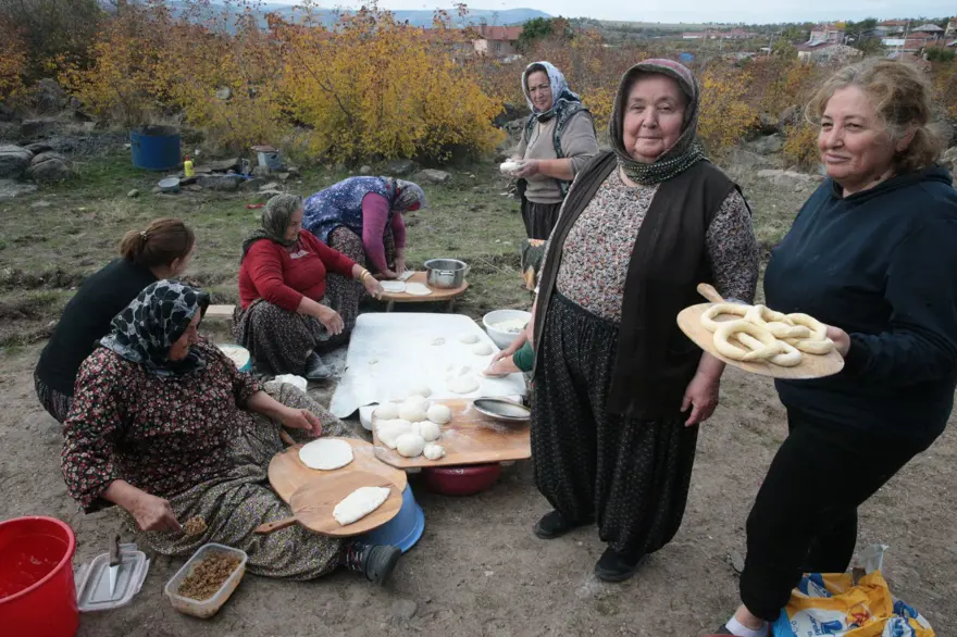 Kürül hazırlamak için toplandılar: Kışın sofralarda, imece usulü yaşatıyor 3
