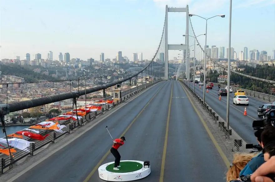Tiger Woods'tan tarihi atış 2