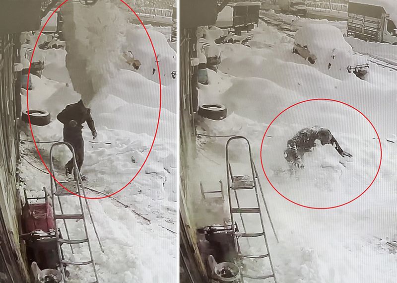 Çatıdan kafasına kar kütlesi düştü