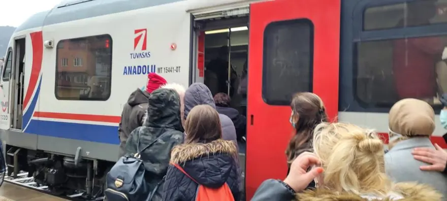 Batı Karadeniz Ekspresi yolcularını tarih ve doğayla buluşturuyor 