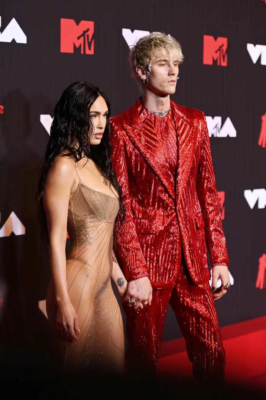 Kendall Jenner ve Megan Fox kırmızı halıya damga vurdu (Tüm zamanların en iddialı kırmızı halı kıyafetleri) Kendall Jenner ve Megan Fox kırmızı halıya damga vurdu (Tüm zamanların en iddialı kırmızı halı kıyafetleri)