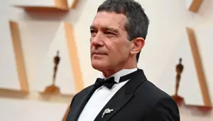 Antonio Banderas corona virüsü yendi