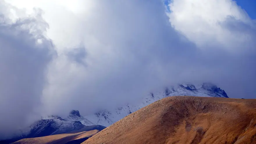 Erciyes'e mevsimin ilk karı yağdı 2