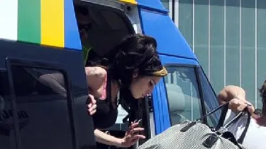 Amy Winehouse Türkiye'den ayrıldı