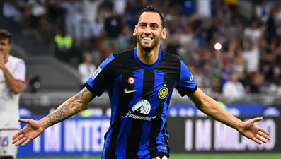 Hakan Çalhanoğlu, Inter'de ekim ayının futbolcusu seçildi