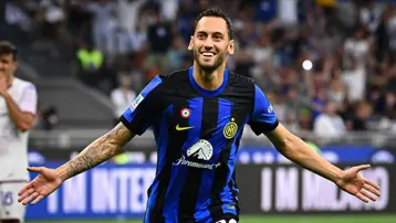 Hakan Çalhanoğlu, Inter'de ekim ayının futbolcusu seçildi