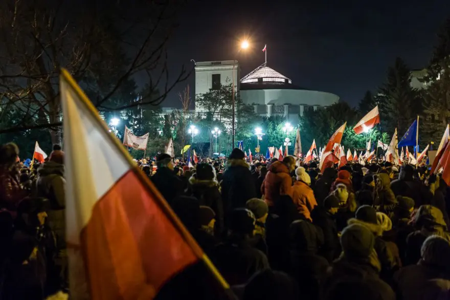 Polonya'da komünizm sonrası en büyük siyasi kriz 4