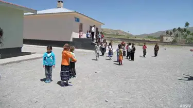 Van bu kez 4.9'la sallandı