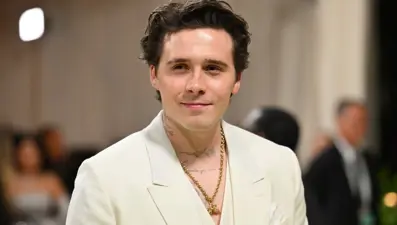 ''Brooklyn Beckham'dan babasına darbe''