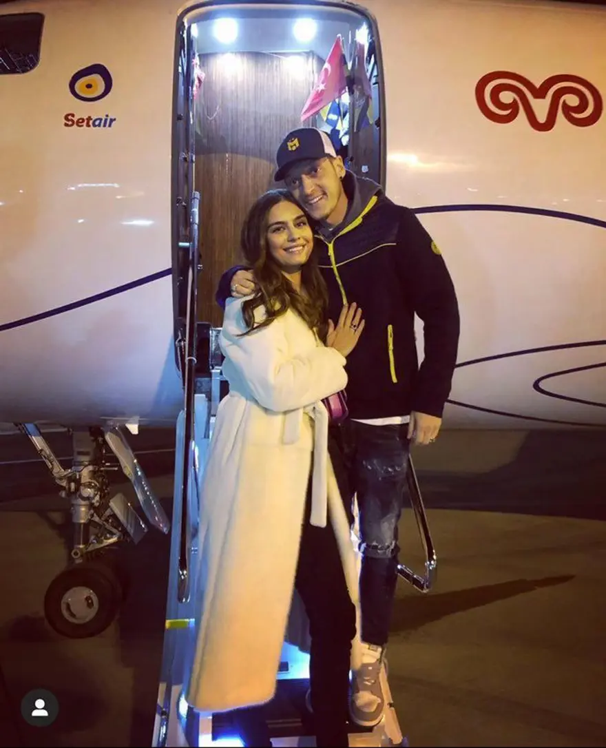 Amine Gülşe'nin İstanbul isteği gerçekleşti: Gururluyum (Mesut Özil Fenerbahçe'de) 3