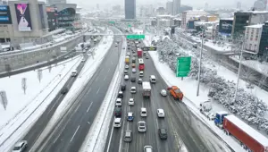 Kar yağışı İstanbul'u etkisi altına aldı