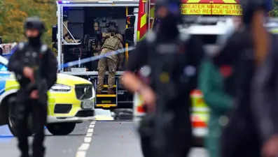 İngiltere'de sinagog önünde saldırı: İki kişi öldü