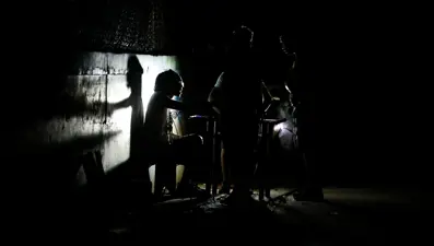 Ülke karanlığa gömülmüştü: Küba'yı bu kez de tropik fırtına vurdu