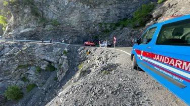 Otomobil uçuruma devrildi: 1 ölü, 1 yaralı