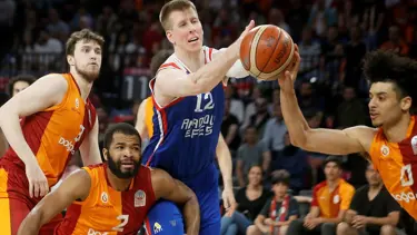 Anadolu Efes finalde