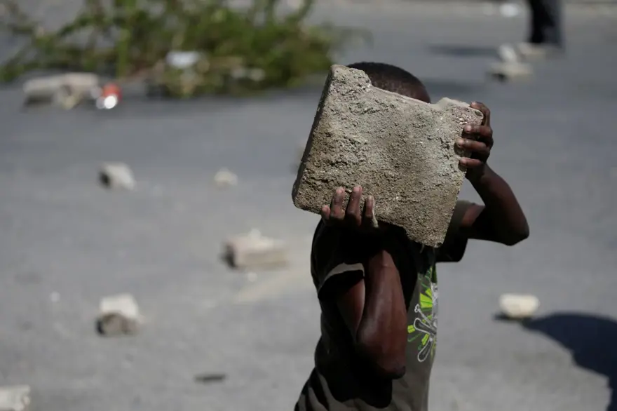 Haiti'de hükümet karşıtı protestolar şiddet olaylarına sahne oluyor 18