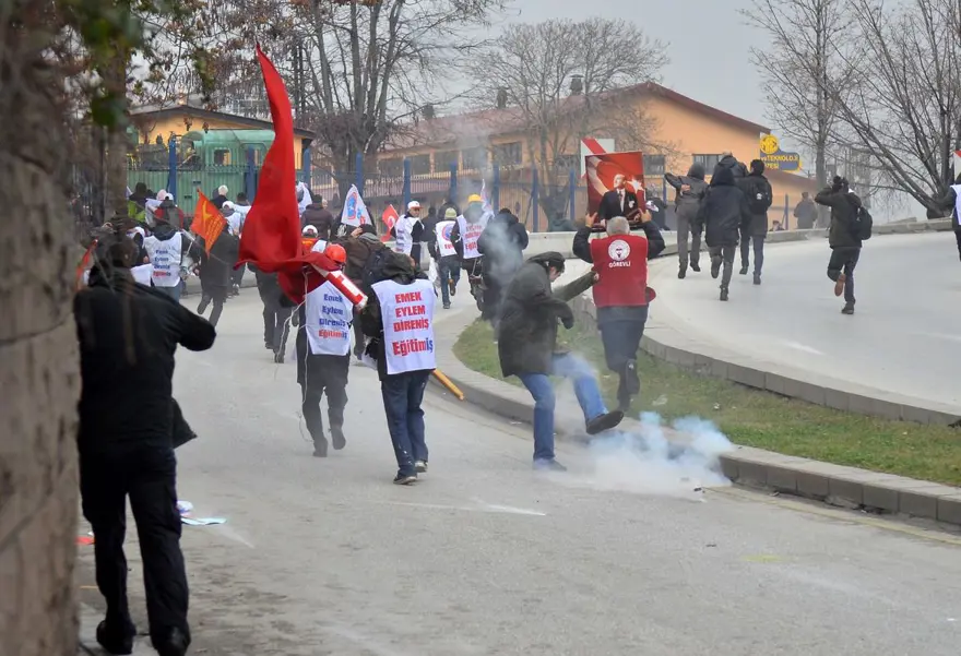 Ankara'da eyleme müdahale 24