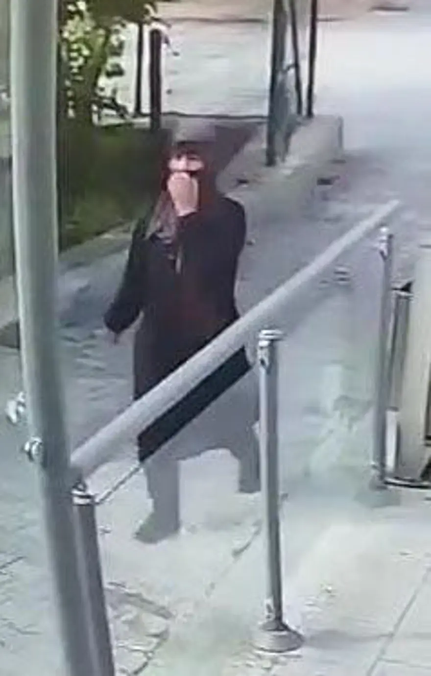 Polispembe renkli cüzdandan iz sürdü, hırsızlık şüphelisi kimliğini çıkarınca yakalandı 