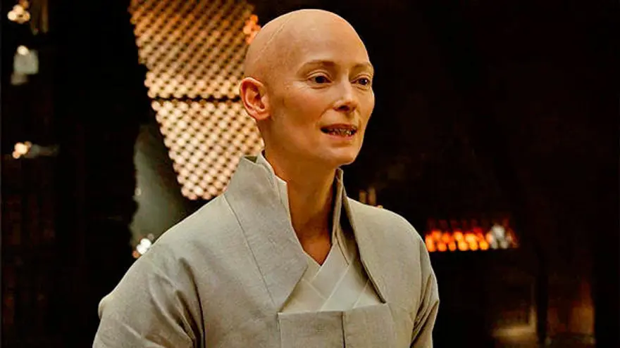 Tilda Swinton yeni rolü için tanınmaz halde 6