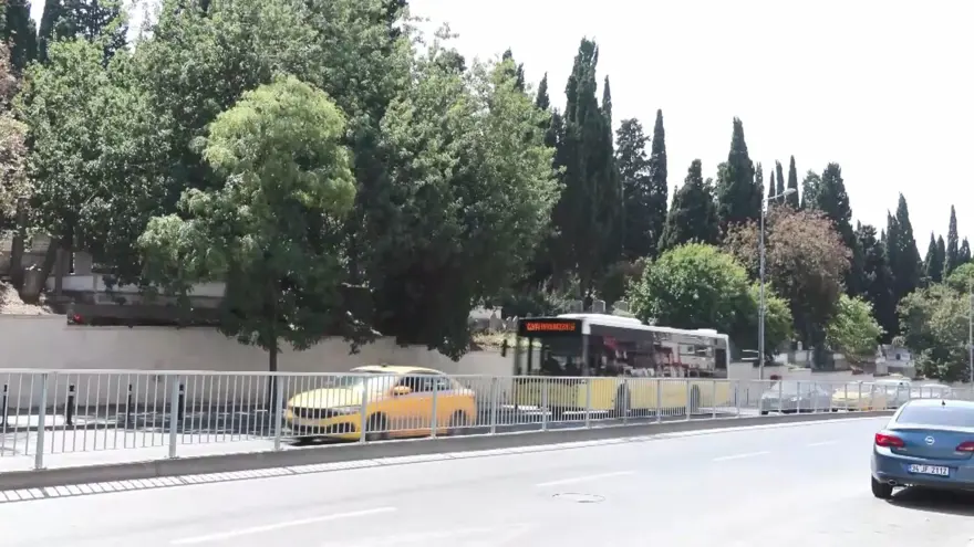 “KARŞISI KARACAAHMET MEZARLIĞI… ÖLÜM ÇOK YAKIN” 3