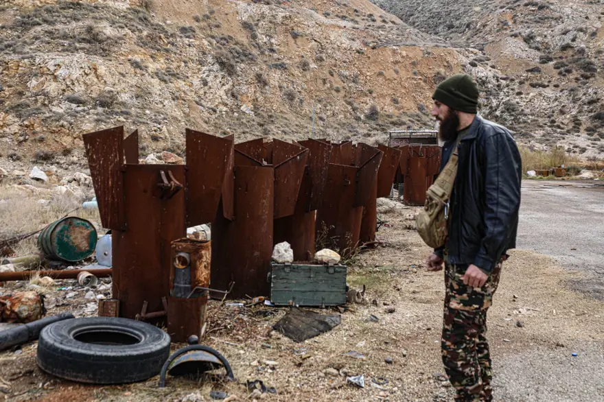 Esad'ın katliam tesisi görüntülendi! Halka yasaklanan Kasyun Dağında varil bombaları üretti Esad'ın katliam tesisi görüntülendi! Halka yasaklanan Kasyun Dağında varil bombaları üretti